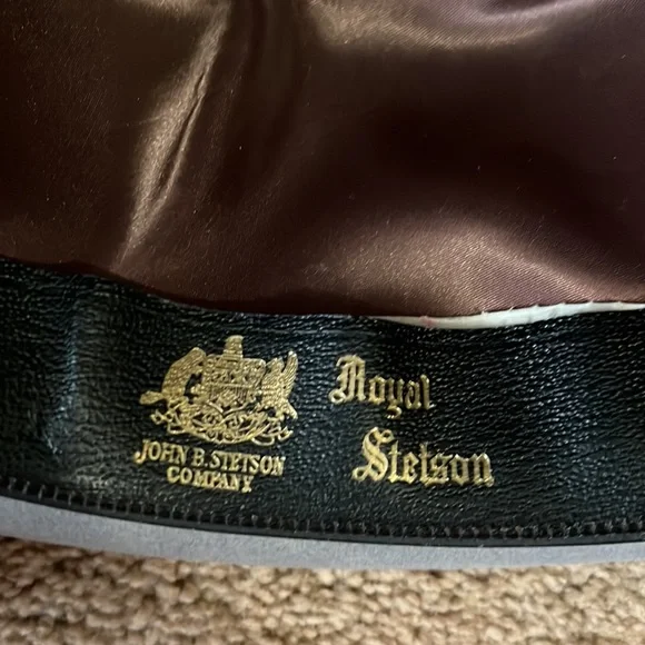 Stetson Royal Grey Fedora Black Ribbon w/ Red Feather - Picture 8 of 10